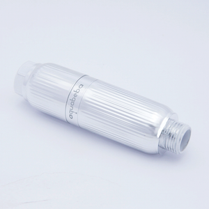 Filtro Aquafilter Chrome para ducha, elimina impurezas del agua - vista lateral